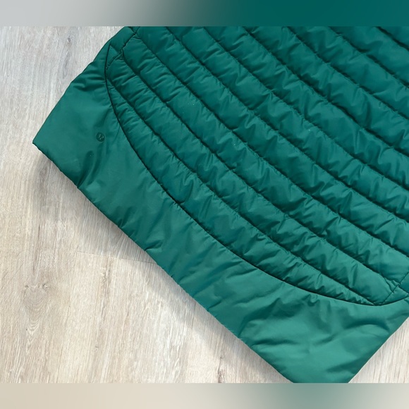 Lululemon lightweight Relaxed Down Jacket - Picture 9 of 10